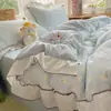 Juego de ropa de cama de cuatro piezas estilo coreano, de algodón lavado suave y delicado, 100% algodón con ribete de encaje, incluye funda de edredón y sábana bajera, disponible como juego de tres piezas para una persona