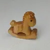 Talla en Madera de Ciprés Caballo de Juguete Palosanto Adornos de Escritorio Cadena para Teléfono Móvil Tallada a Mano Manualidades con Forma de Animal Decoración Colección