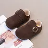 Sapatos Infantis de Algodão 2026 Outono/Inverno Novo Estilo Meninos e Meninas Sapatos Birkenstock Forrados com Lã Sapatos Peludos Sapatos Quentinhos para Bebê