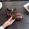 Zapatillas de entrenamiento alemanas de sujeción automática, con bloques de color y suela gruesa, para mujer, nuevo estilo otoño 2026, doble cordón, versátiles, hacen que los pies parezcan más pequeños, zapatillas casuales