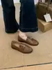 Mocassins femininos estilo britânico 2026 outono vintage estilo old money fivela de metal bico redondo slip-on sapatos de couro para mulheres