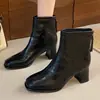 Moda Nova 2026 Elegante Retrô Salto Bloco Bico Quadrado Outono Inverno Botas de Couro Botas Femininas Salto Médio-Baixo Cano Médio Zíper Traseiro Versátil