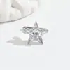 Clip de Hueso de Oreja con Flor de Pedrería Cruzada para Mujer Sin Perforación Clip Sencillo Moda Sensación de Alta Gama Pendiente Joyería Venta al por Mayor