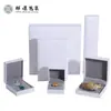 Caja de Joyería Blanca de Piel Sintética para Anillos, Collares, Pulseras y Accesorios, Caja de Almacenamiento, Caja de Regalo con Estampado Dorado