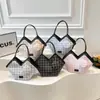 Design de Nicho Fita Xadrez Grande Capacidade Bolsa para Trabalho e Deslocamento Feminina 2025 Nova Bolsa Tote Versátil de Ombro
