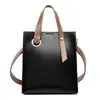 Suministro Directo de Comercio Exterior Bolso Nuevo Bolso Tote de Gran Capacidad Diseño de Bloques de Color Sentido de Diseño Bolso Cubo para Viaje Diario Se Puede Llevar al Hombro