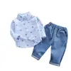 Conjunto de 2 Peças para Meninos, Camisa de Manga Longa com Gola e Estampa de Carro com Calça Jeans de Cintura Elástica