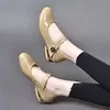 Sapatos Femininos de Couro Patentado Francês Brilhantes Sapatos de Salto Único Outono Novo Couro Macio Fivela Única Sapatos de Mãe Sapatos Mary Jane Confortáveis Sapatos de Couro