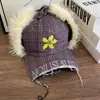 Gorra de Béisbol con Orejeras a Cuadros Coreana para Mujer Invierno Exterior Ciclismo y Esquí Resistente al Viento y al Frío Gorra Lei Feng Gorra de Piloto