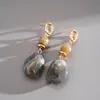 Pendientes Irregulares Geométricos de Resina Plegada Europeos y Americanos, Pendientes Vintage de Nicho Transfronterizos, Pendientes de Alto Nivel Estilo Ins para Mujer