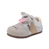 Zapatos de bebé para primavera y otoño 2026 modelo nuevo, zapatos de interior para guardería de primavera, zapatillas deportivas para niñas, zapatillas de entrenamiento para niñas pequeñas