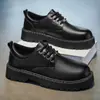 Zapatos de trabajo 2026 nuevos para hombre superficie de cuero puntera grande caña baja con cordones suela gruesa zapatos que aumentan la altura zapatos Derby retro desgastados