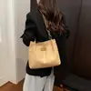 La popular bolsa grande para mujer de este año 2025 nueva moda lujo ligero alta calidad asequible hombro commuter tote bag