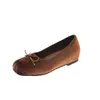 Otoño 2026 Nuevos Zapatos Mary Jane Retro Franceses de Gamuza Ocultos para Aumentar la Altura Punta Cuadrada Simple Lazo Zapatos de Calle para Viaje