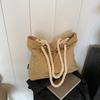 Bolso acolchado de algodón para mujer 2026 Nuevo Bolso de hombro de lona acolchada de gran capacidad Bolso tote simple casual para el día a día
