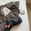 Bolso de mano para mujer, estilo 2024, de un solo hombro, con texto, en contraste de color, para verano.