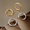 Aretes Hechos de Plata Esterlina 925 con Grueso Baño de Oro, Diseño Simple de Aro Grande Liso, Clips para Oreja de Aro Liso, Al por Mayor Lujo Sensación de Alta Gama