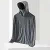 Moda Masculina Verão Fina Secagem Rápida Anti-UV Seda Gelo Esportiva Outdoor Solta Simples Respirável Roupa de Proteção Solar para Homens