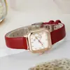 2026 Versión Coreana Transfronteriza Reloj con Correa Digital de Cuero y Aleación con Forma de Corazón Dulce Reloj de Cuarzo Cuadrado para Mujer Set de Pulsera de Corazón