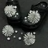 Zuecos de Gama Alta Estilo Vintage para Niñas con Accesorios como Pedrería, Cuentas de Mariposa y Adornos Florales, Hebillas para Zapatos, Venta al por Mayor Transfronteriza