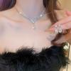 Conjunto de dos piezas de collar y pendientes de moda para novias transfronterizas con adornos de diamantes en forma de gota de agua, cadena para mujer, luz súper brillante, lujo al por mayor