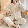 Pijama de Fleece Coral para Mulheres, Espessado e Forrado com Fleece para o Inverno, Conjunto de Urso com Recorte Estilo Inverno, Roupa de Casa, Flanela