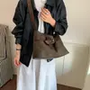 Bolsa de mão vintage de camurça estilo descontraído para mulheres, bolsa de ombro grande capacidade casual para o dia a dia 2026, bolsa tote fashion