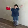 Conjunto de Tres Piezas para Niña de Verano Nuevo Estilo Coreano Camiseta de Manga Corta con Letras Elegante Cubrebikini de Encaje Elegantes Jeans con Parches