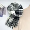 Bufanda Cuadros Estilo Coreano para Mujer, Bufanda de Invierno con Ambiente Estudiantil, Abrigo Engrosado y Cálido, Chal con Borlas de Imitación Cachemir para Mujer