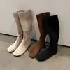 Botas Longas Femininas de Camurça Slim, Botas Elásticas, Novas Botas de Outono/Inverno com Bico Redondo para Aumentar a Altura, Botas Elásticas Acima do Joelho com Zíper Lateral, Tamanho 42