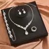 Nuevo Conjunto de Joyería de Boda de Diamante Flor Collar Pendientes Pulsera Anillo Cuatro Piezas Exquisito Regalo para Novia y Mujer