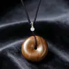 Colgante de paz auténtico de madera de durazno vieja de Taishan, accesorio de madera maciza para aliviar el estrés, accesorio popular para bolso, regalo para niños, cadena para suéter