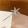 Grampo de Cabelo Estrela e Lua Cravejado de Diamantes, Nicho, Simples, Estiloso, Versátil, Presilha para Franja, Luxo Leve, Acessório de Cabelo de Alta Qualidade