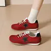 Zapatos de panel de tela retro, nuevos zapatos casuales de suela plana para mujer, zapatillas de entrenamiento de estilo estrella alemán, zapatillas deportivas casuales otoño 2026 para estudiantes
