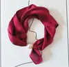 Colar de lenço de seda com pérolas e fecho magnético para mulheres, corrente fina para clavícula de verão, lenço pequeno retrô francês, lenço decorativo para o pescoço