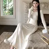 Vestido de Color Sólido con Volantes y Cuello de Corbata, Diseño Plisado, Corte Ajustado, Ceñido a la Cintura, Vestido Largo Adelgazante de Corte A para Mujer, Adecuado para Primavera y Otoño, Transfronterizo