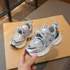 Tênis Esportivo Feminino 2025 Novo Outono Malha Respirável Versátil Moda Infantil Crianças Maiores Sola Macia Estilo Pai Sapatos de Menina