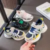 Nuevos zapatos deportivos de primavera y otoño para niños, zapatos tipo dad de malla simple, zapatos infantiles para niñas, zapatos casuales de suela blanda, modernos