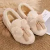 Zapatos Casuales de Moda de Algodón con Forro Polar Cálidos Cómodos Zapatos Peludos Otoño Invierno Nuevo Estilo Coreano Zapatos Mocasines de Celebridad de Internet