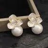 Pendientes de Plata 925 con Aguja, Flor de Esmalte Goteante y Perla, Lujo Accesible, Pendientes de Gama Alta, Conjunto de Colgante de Collar Elegante de Nicho para Mujer