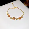 Pulseira Ajustável Flor de Pérola Cravejada com Diamantes, Pulseira de Luxo Leve e de Alta Qualidade, Temperamento Personalizado, Pulseira da Moda e Versátil para o Dia a Dia