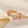 Anel de Luxo Leve Tendência no Tiktok Estilo Moda Coreana Microcravejado com Diamante e Madrepérola para Mulheres com Acabamento de Alto Padrão Que Não Desbota
