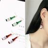 B036 Personalizado Simple Moda Botella de Cerveza Creativo Pendientes Europeos y Americanos Clavos para Orejas Exagerados para Mujer Gancho Versátil