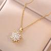 Collar para Mujer Moda Nicho Nuevo Diseño Colgante Celebridad de Internet Flor de Zircón Bauhinia Giratoria Temperamento Collar de Acero Titanio