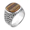 Nuevo en stock, superventas transfronterizo, anillo unisex personalizado tallado estilo simple con incrustación de piedra, anillo cuadrado de turquesa al por mayor