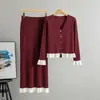 Conjunto de Moda Transfronteiriço Europeu e Americano para Mulheres: Cardigã de Tricô Justo com Gola V, Mangas Longas e Babados e Saia Elegante, Estilo Primavera e Outono