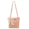 Bolsa balde popular de estilo coreano deste ano para mulheres, novo modelo de verão 2026, bolsa de ombro patchwork de cor sólida, bolsa de ombro para trabalho
