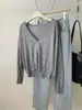 Suéter de Punto con Cuello en V en Capas, Moderno y Único, para Mujer, Mezcla de Lana Suave y Amigable con la Piel, Elegante y Cálido para Otoño e Invierno
