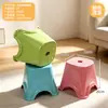 Taburete de plástico engrosado, taburete bajo cuadrado de plástico, taburete pequeño para uso doméstico, taburete de baño con superficie antideslizante, taburete para cambiarse los zapatos, reposapiés para niños