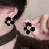 Pendientes Únicos de Terciopelo con Perla en Forma de C de Doble Capa para Mujer, Nuevos Pendientes de Nicho Otoño e Invierno, Lujo Accesible, Pendientes de Alta Gama y Elegantes